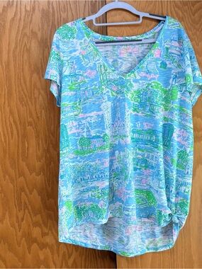 Lilly Pulitzer Pastel Scenic V-Neck Short Sleeve Tee in Blue, Green & Pink.